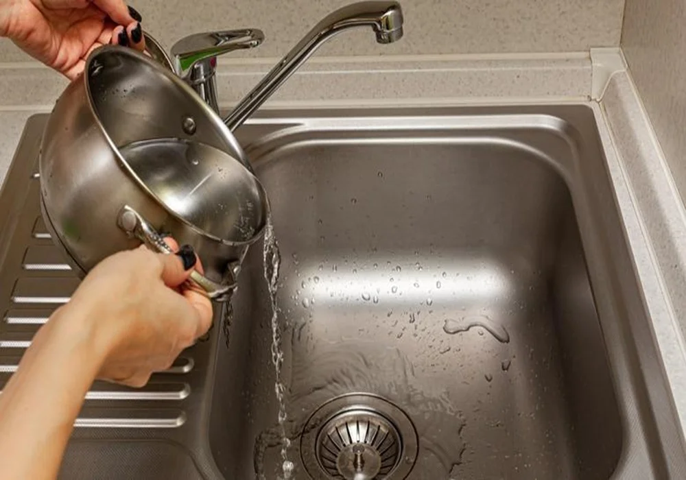 Tıkalı Lavabo Nasıl Açılır? (Kimyasal Olmadan 2 Dakikada Çözüm)