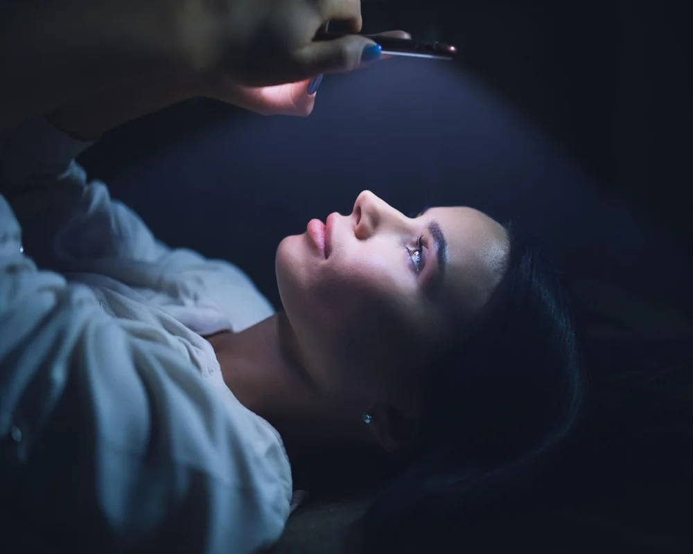 Gece Telefon Kullanmak Beyni Nasıl Etkiler? (Bilimsel Gerçekler)